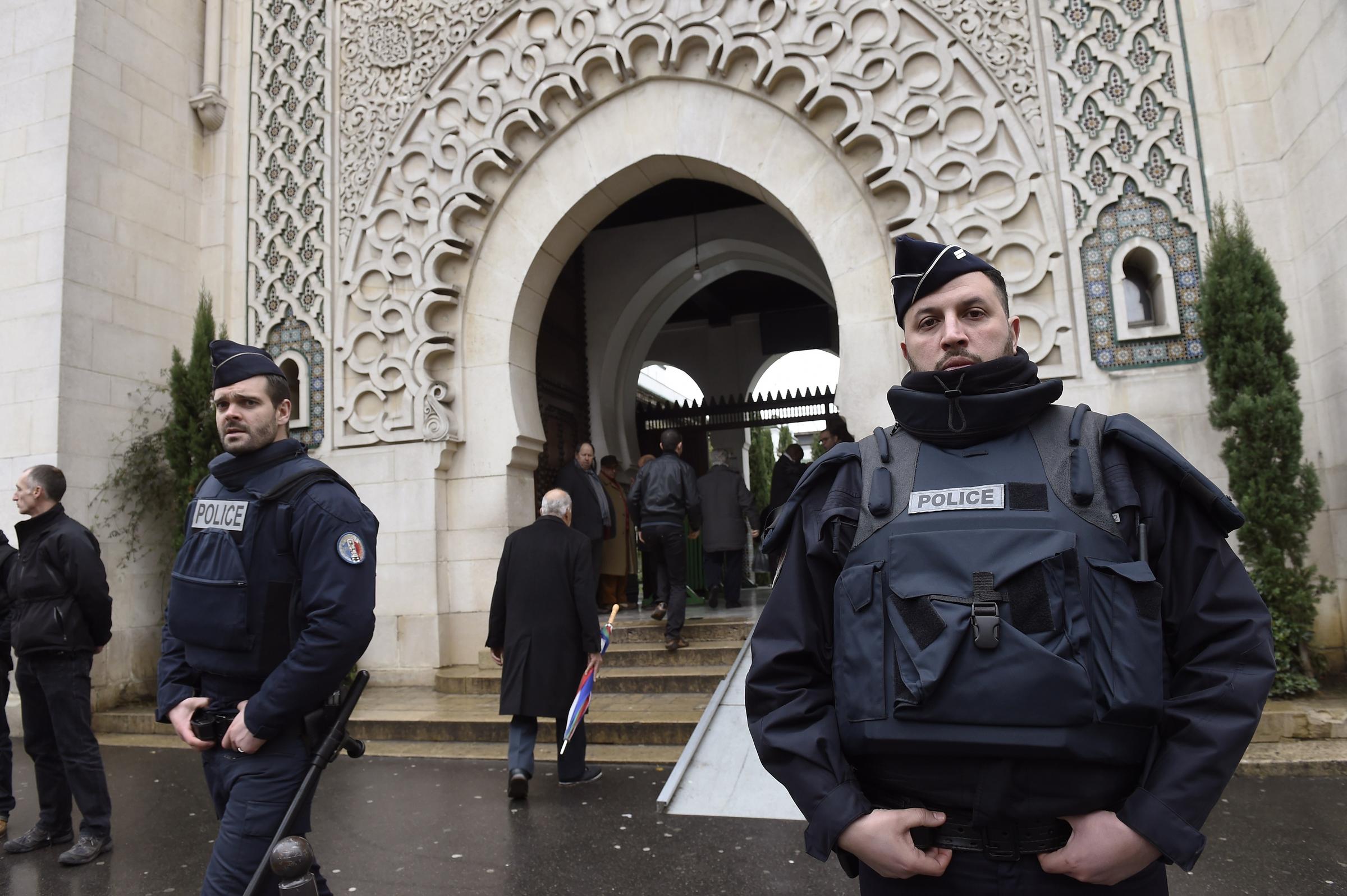 محاربة التطرف..واقع الإخوان المسلمين في فرنسا