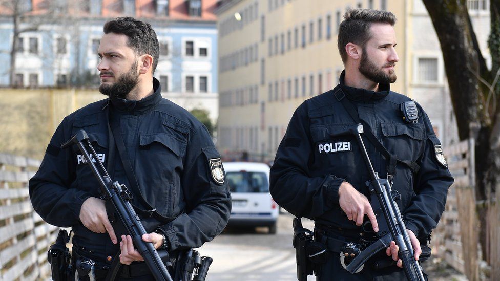 اليمين المتطرف.. شبكات متطرفة بين عناصر الشرطة الألمانية